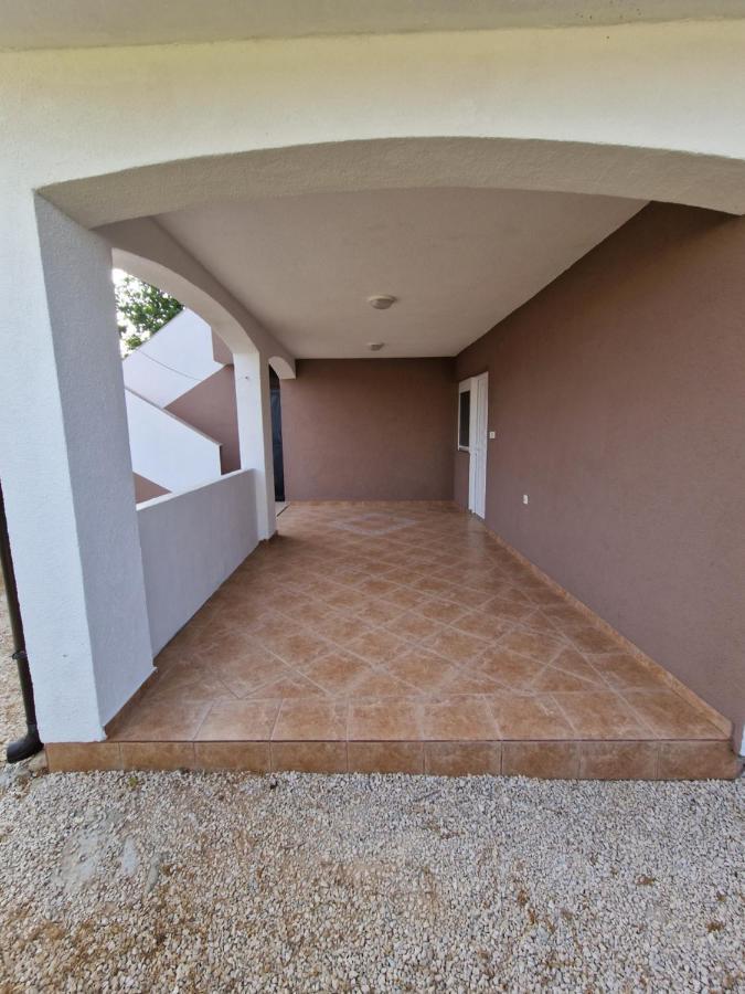 Apartments Ema Vir Zewnętrze zdjęcie