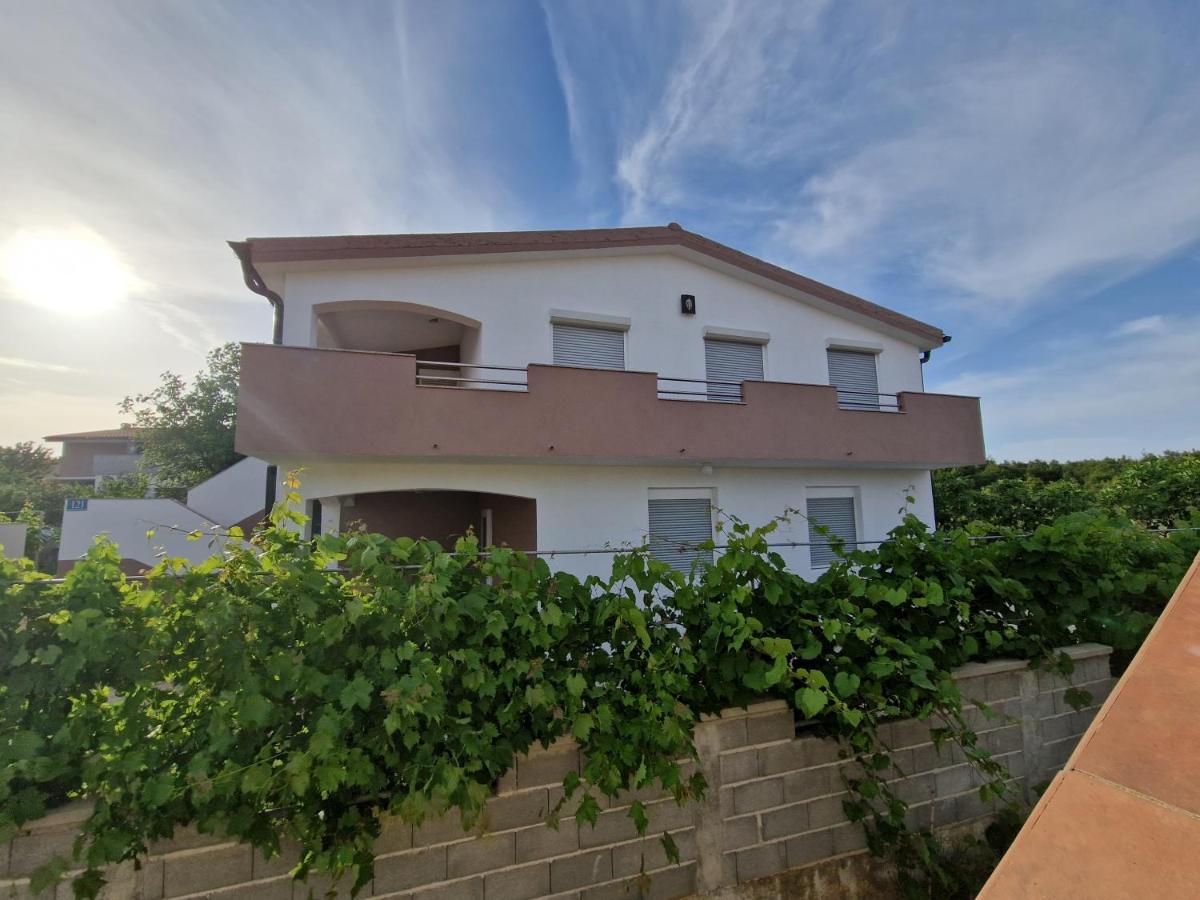 Apartments Ema Vir Zewnętrze zdjęcie