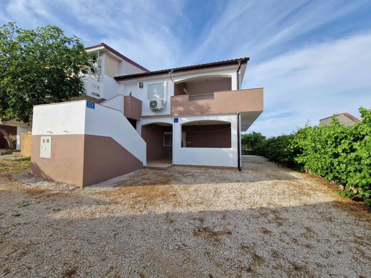 Apartments Ema Vir Zewnętrze zdjęcie