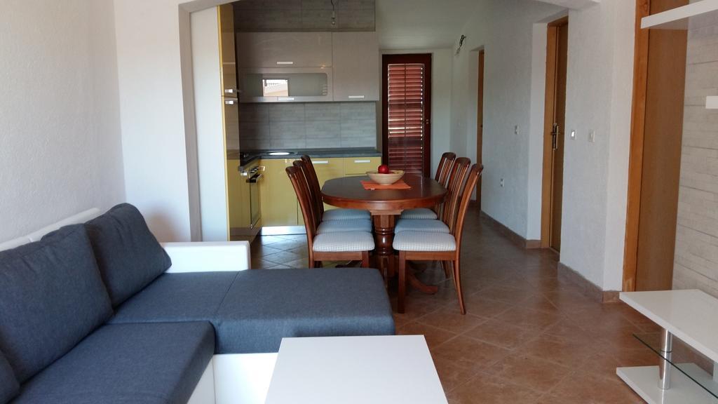 Apartments Ema Vir Zewnętrze zdjęcie