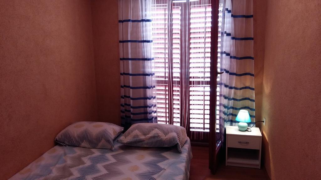 Apartments Ema Vir Zewnętrze zdjęcie
