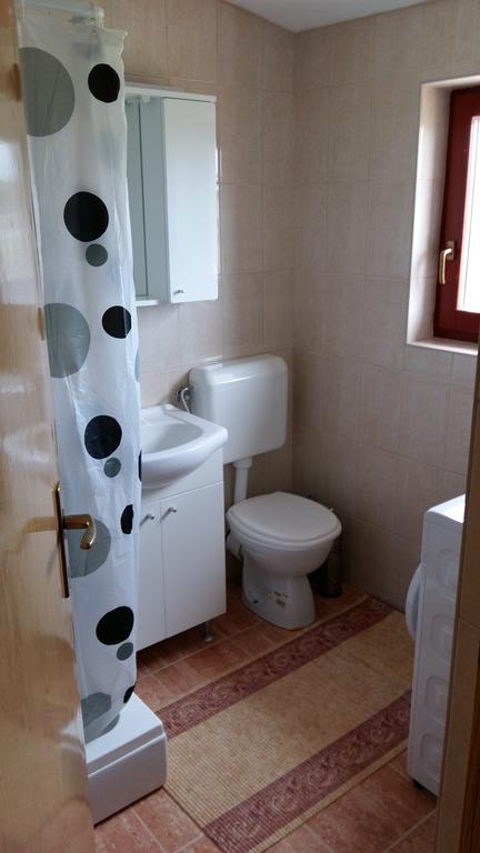 Apartments Ema Vir Zewnętrze zdjęcie