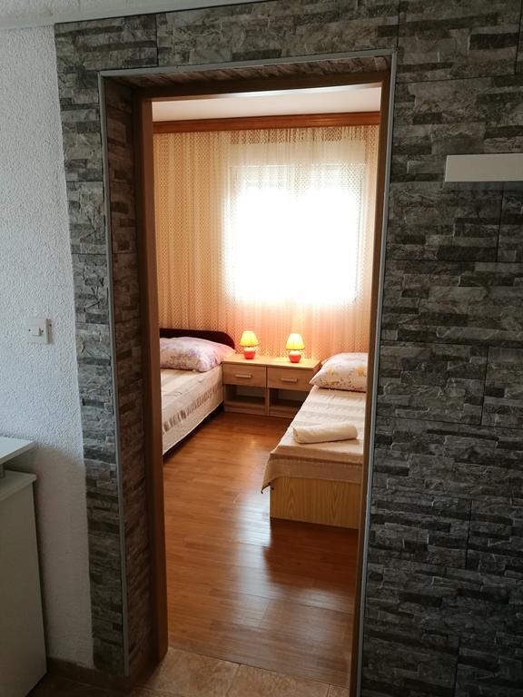 Apartments Ema Vir Zewnętrze zdjęcie