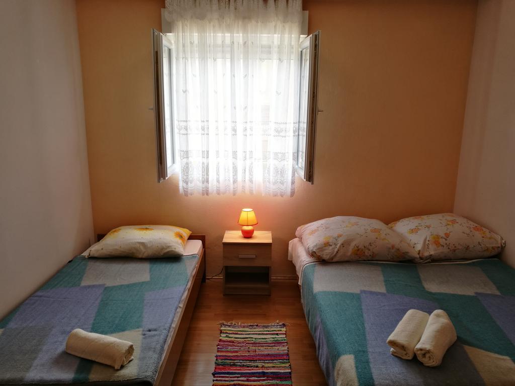 Apartments Ema Vir Zewnętrze zdjęcie