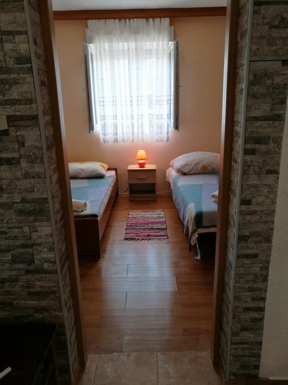 Apartments Ema Vir Zewnętrze zdjęcie