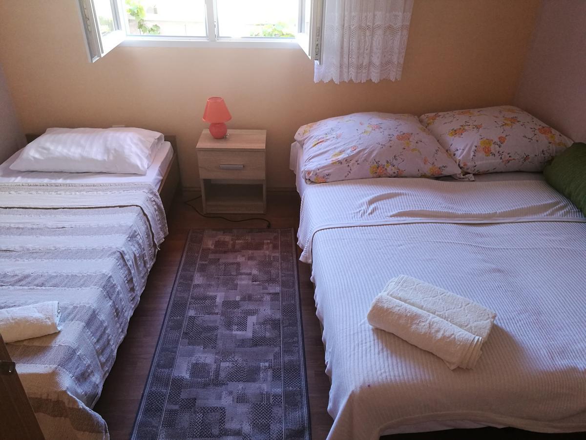 Apartments Ema Vir Zewnętrze zdjęcie
